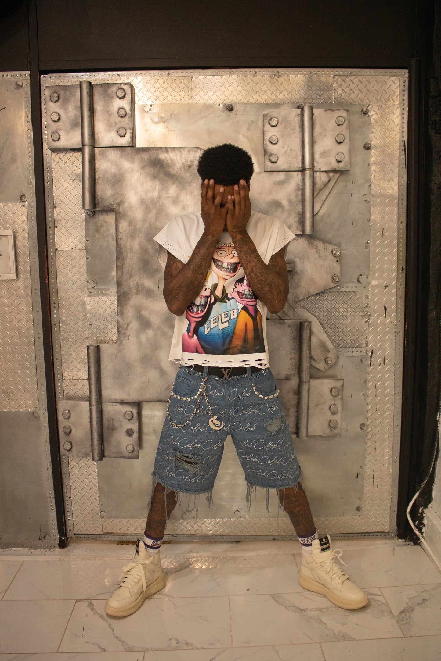 Celeb " VVS " Denim shorts ( pearl & rhinestone )